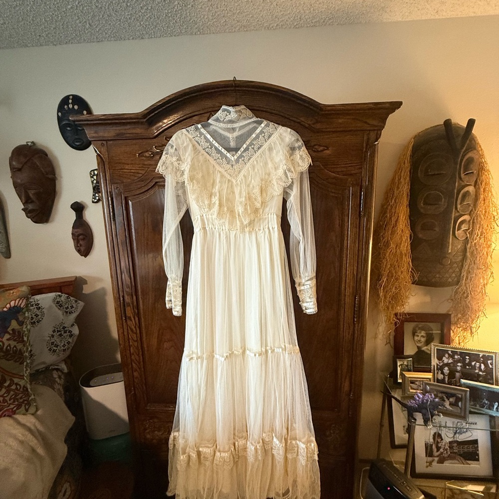 Gunne Sax Cream Lace Long Sleeve Dress